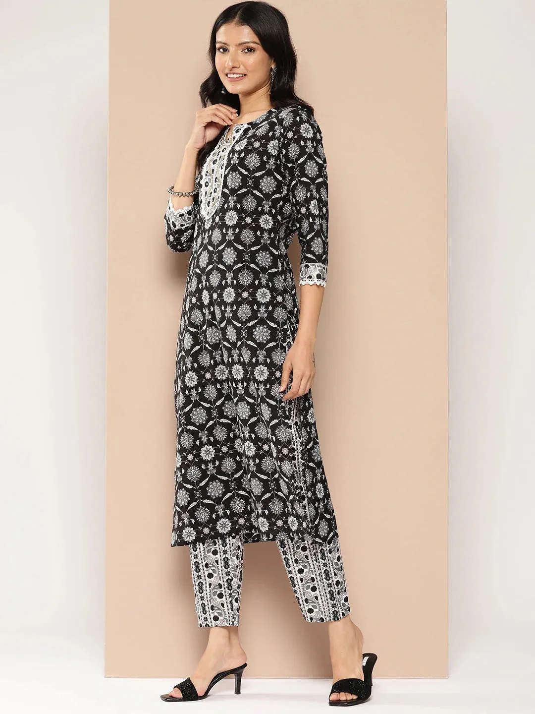 Floral Printed Regular Pure Cotton Kurta With Trousers & With Dupatta