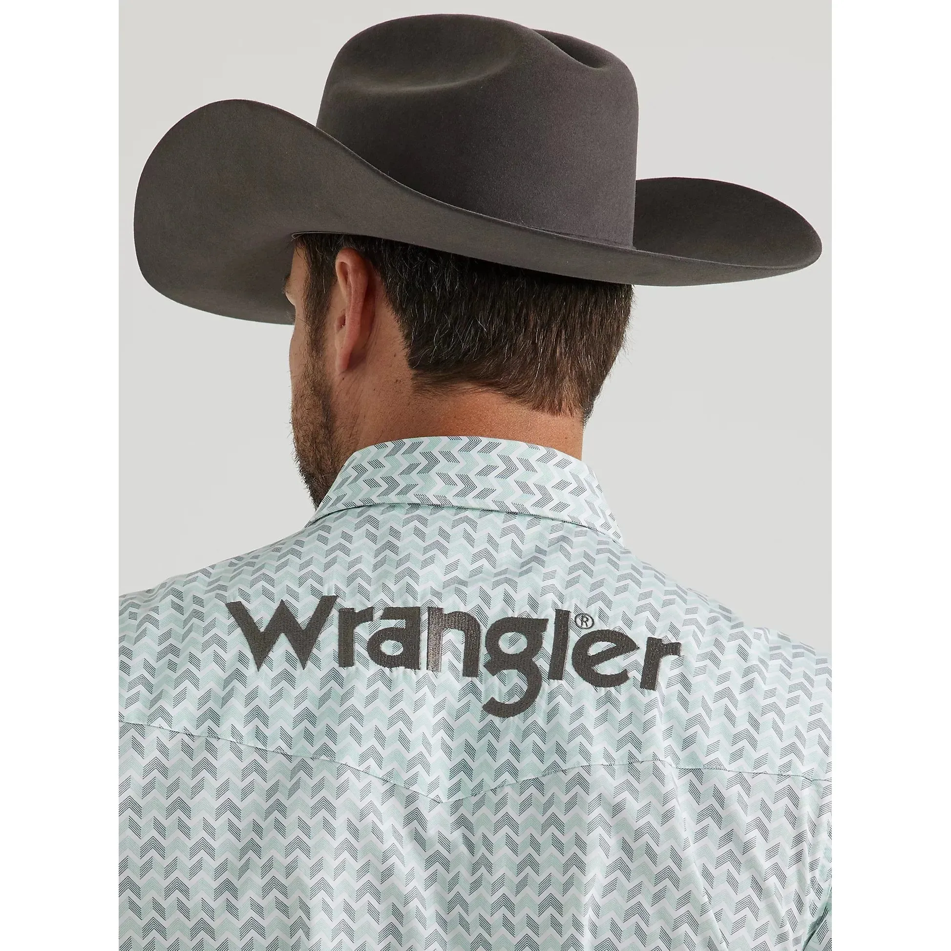 MEN'S WRANGLER® LOGO LONG SLEEVE WESTERN SNAP SHIRT IN AQUA PRINT