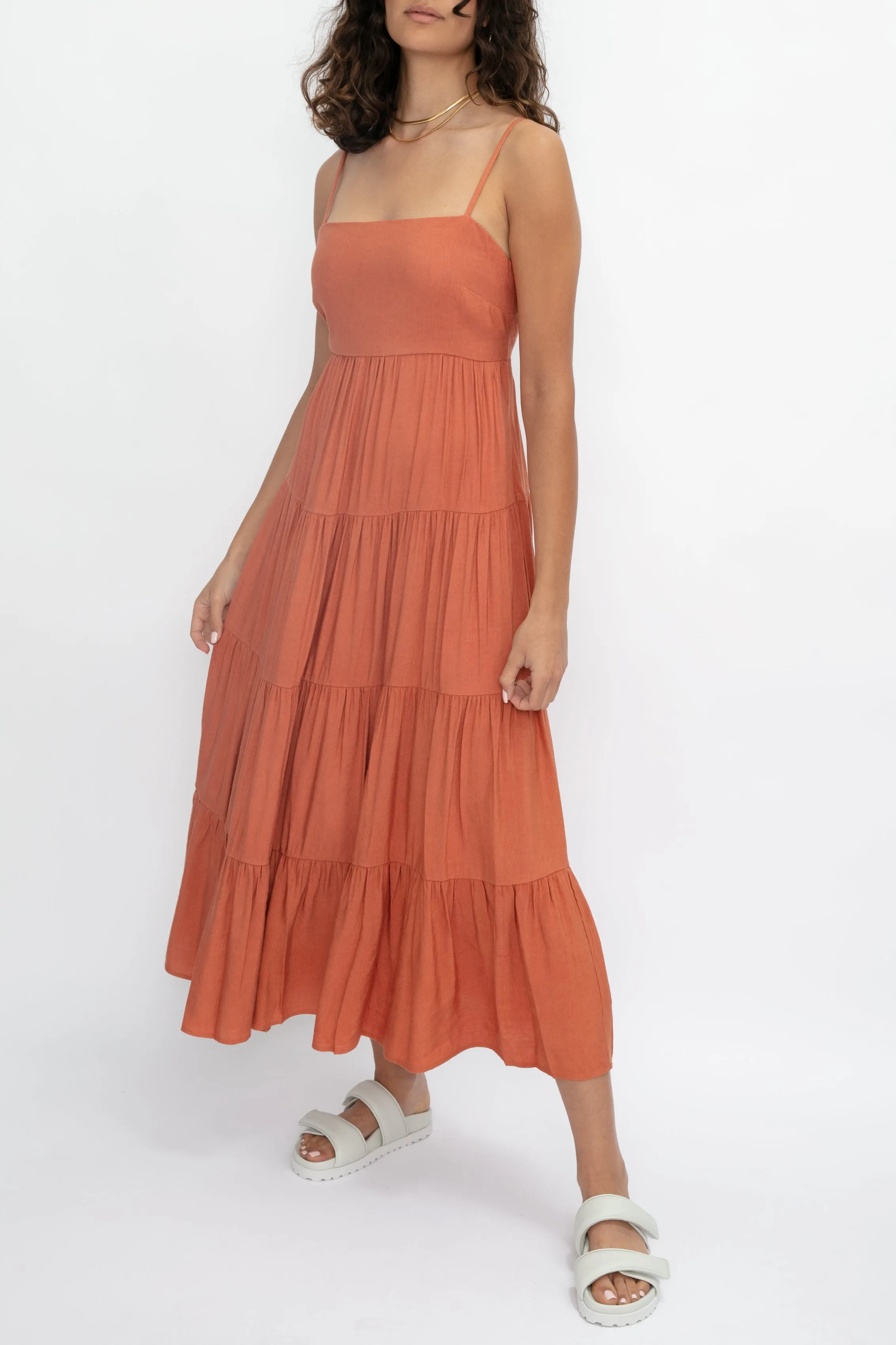 Veda Tiered Dress in Auburn