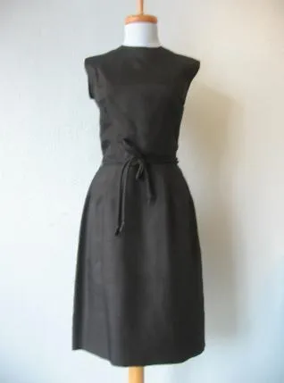 Vintage 50s Women's Sheath Wiggle Dress Classy Black Shantung Audrey Medium VFG